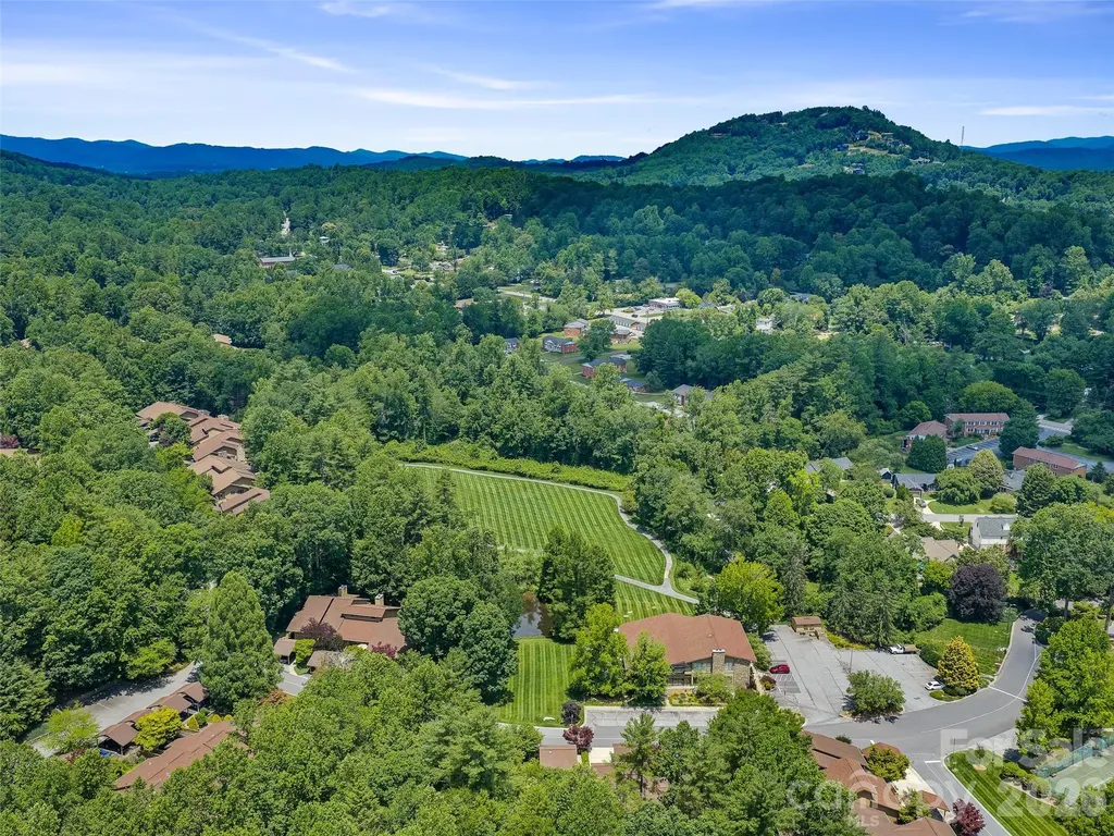301 White Oak Drive Hendersonville NC 28791