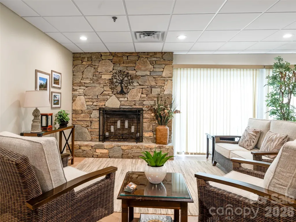 301 White Oak Drive Hendersonville NC 28791