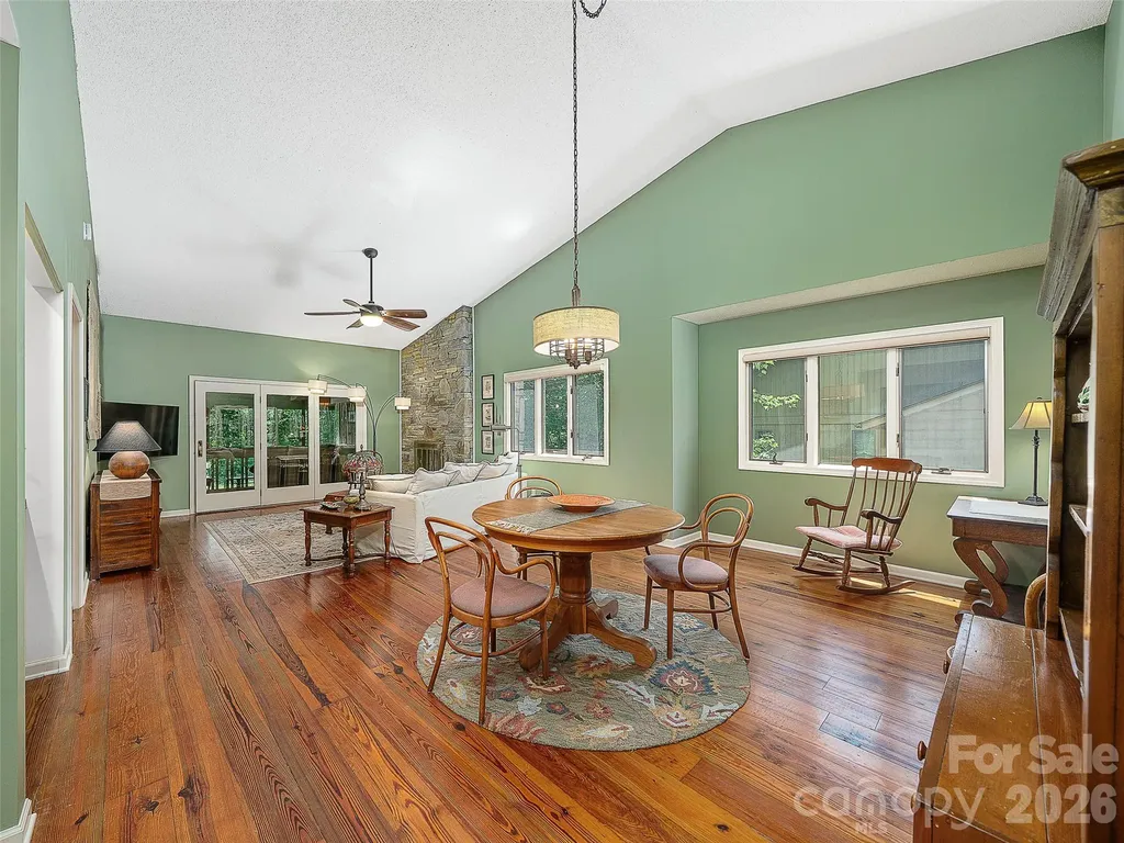 301 White Oak Drive Hendersonville NC 28791
