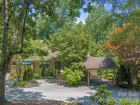 301 White Oak Drive Hendersonville NC 28791