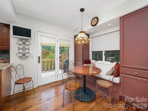 301 White Oak Drive Hendersonville NC 28791
