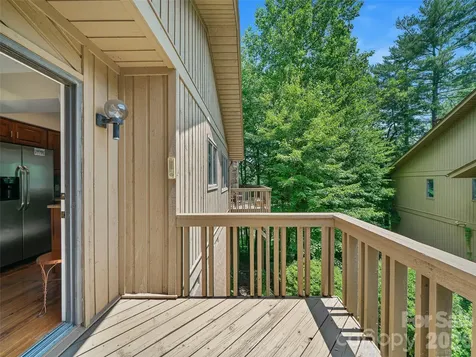 301 White Oak Drive Hendersonville NC 28791