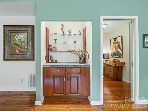 301 White Oak Drive Hendersonville NC 28791
