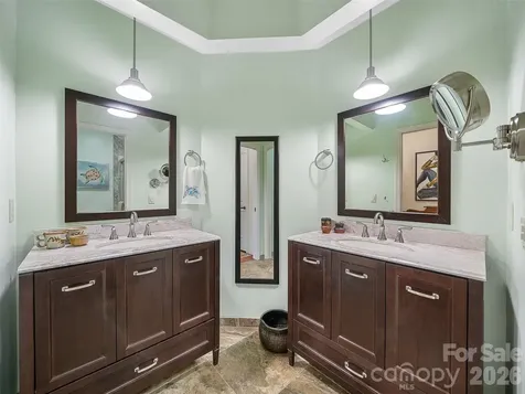 301 White Oak Drive Hendersonville NC 28791