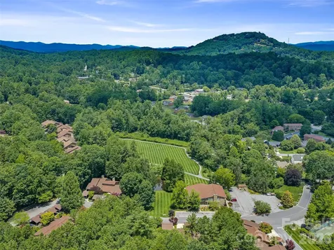 301 White Oak Drive Hendersonville NC 28791
