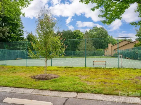 301 White Oak Drive Hendersonville NC 28791