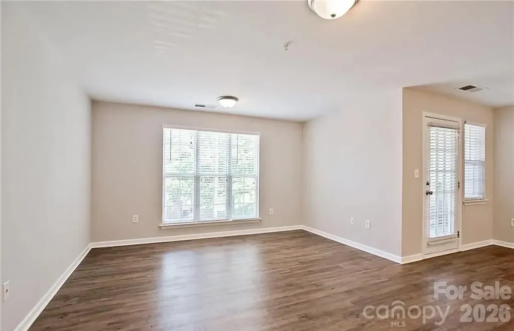9810 Campus Walk Lane Charlotte NC 28262
