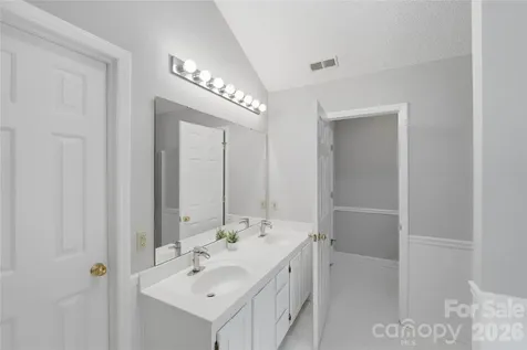 5038 Scaleybark Court Indian Trail NC 28079