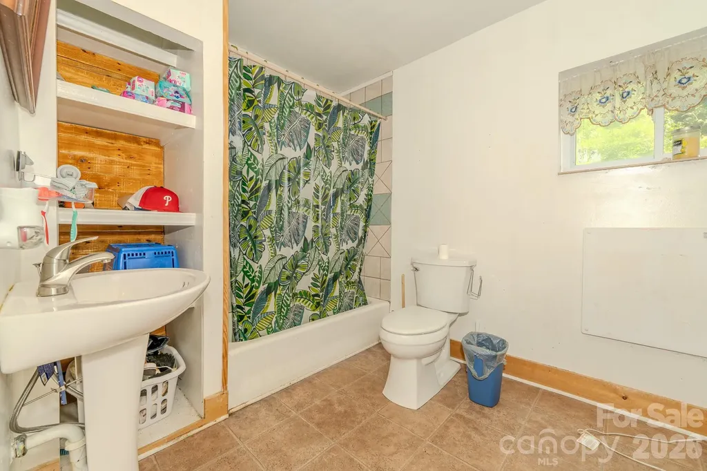 615 Oak Avenue Spruce Pine NC 28777