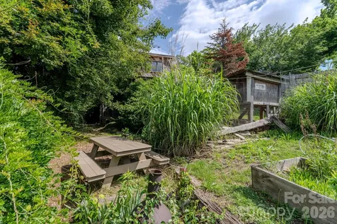 615 Oak Avenue Spruce Pine NC 28777