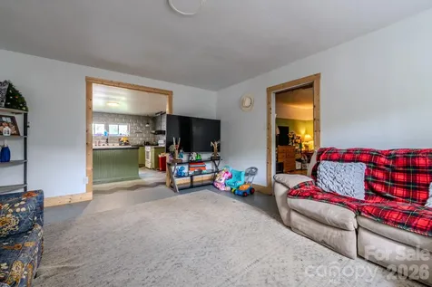 615 Oak Avenue Spruce Pine NC 28777