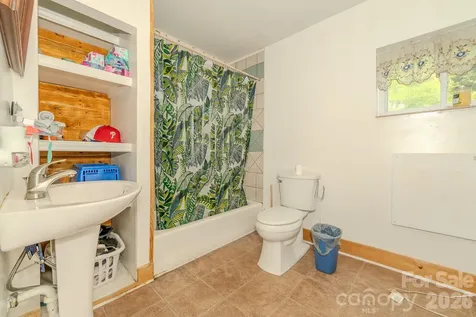 615 Oak Avenue Spruce Pine NC 28777