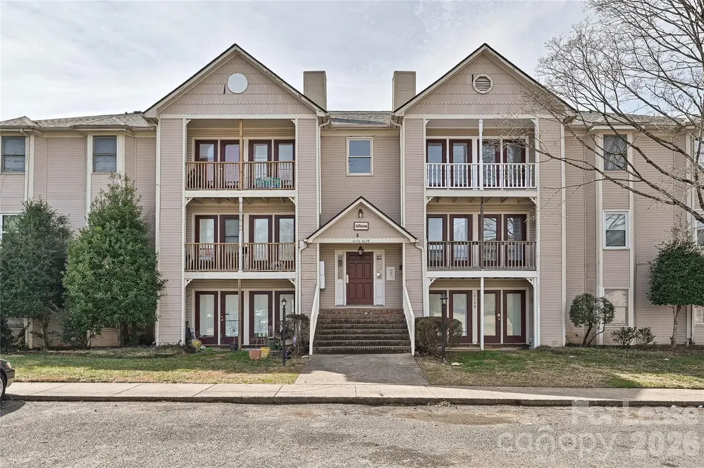 6156 Meadow Rose Lane Charlotte NC 28215