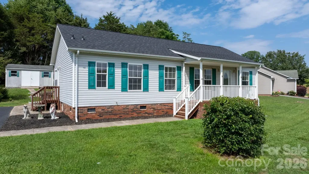 952 Eastern Ridge Drive Newton NC 28658