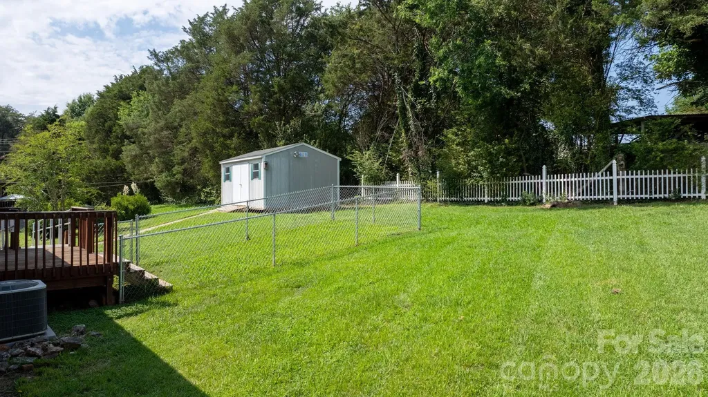 952 Eastern Ridge Drive Newton NC 28658