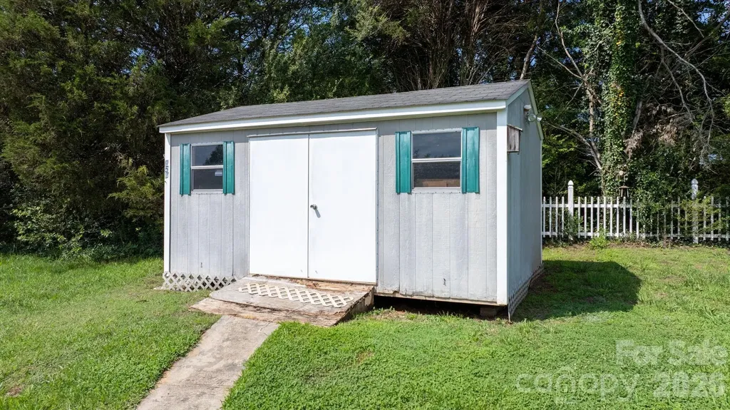 952 Eastern Ridge Drive Newton NC 28658