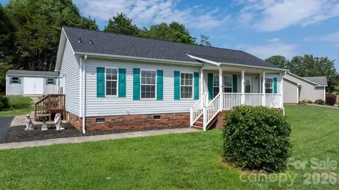 952 Eastern Ridge Drive Newton NC 28658