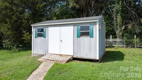 952 Eastern Ridge Drive Newton NC 28658