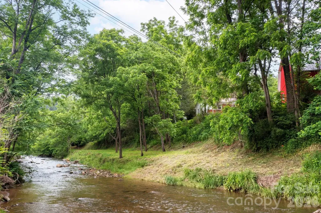 2896 Old Mars Hill Highway Weaverville NC 28787