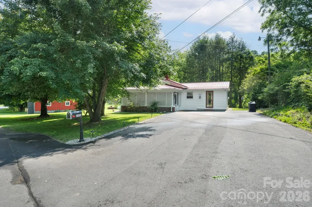 2896 Old Mars Hill Highway Weaverville NC 28787