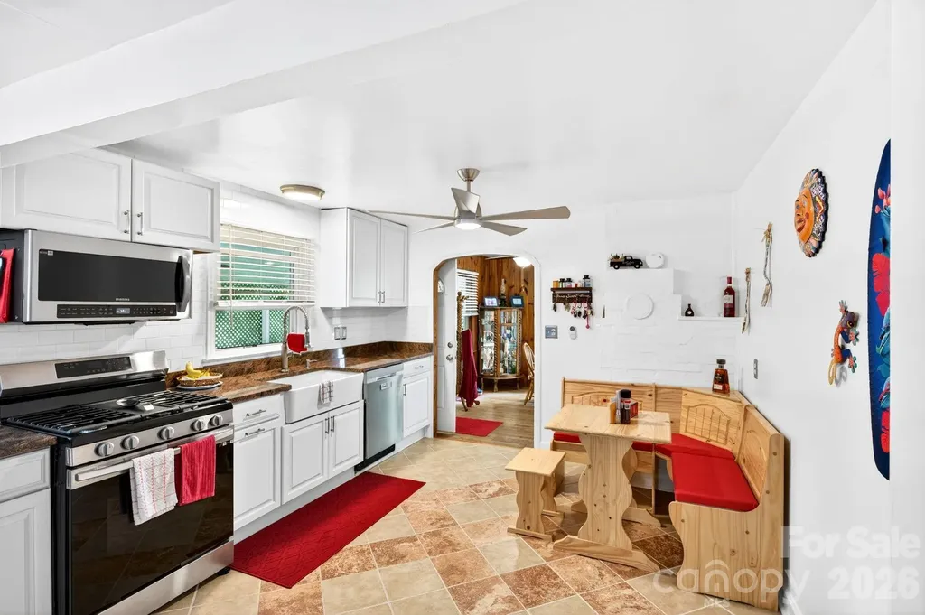 2896 Old Mars Hill Highway Weaverville NC 28787