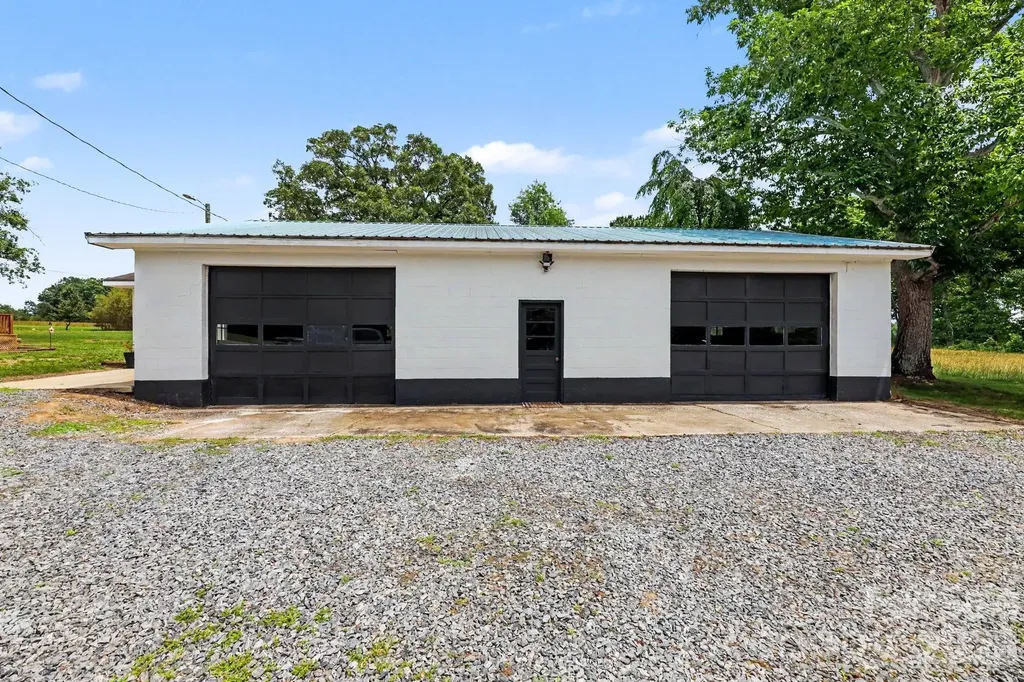 2724 Union Cross Church Road Yadkinville NC 27055