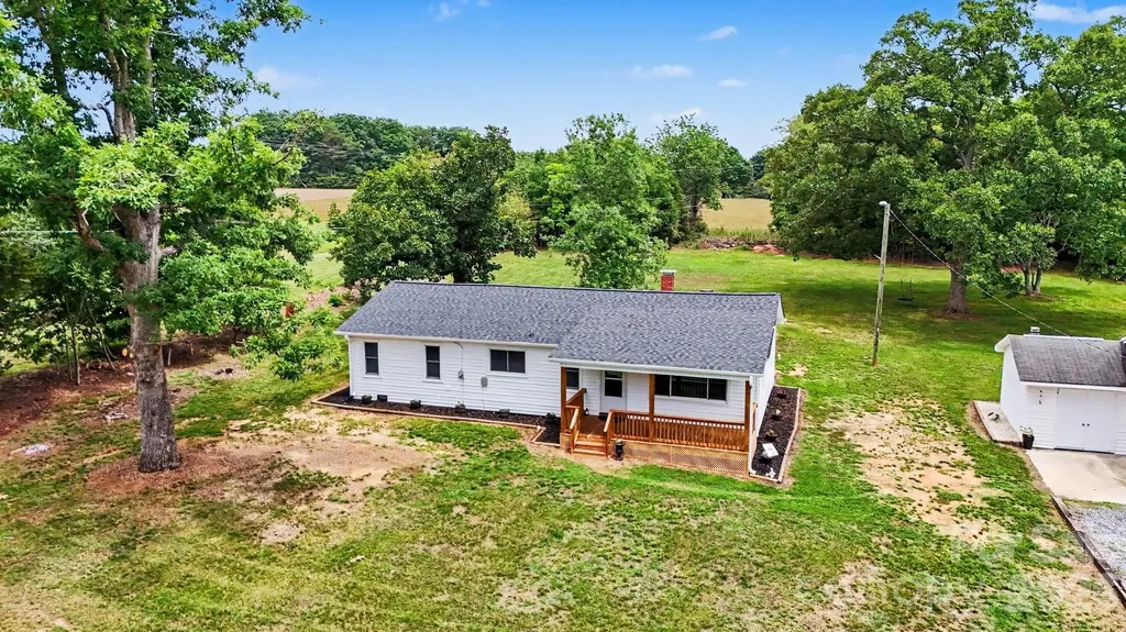 2724 Union Cross Church Road Yadkinville NC 27055