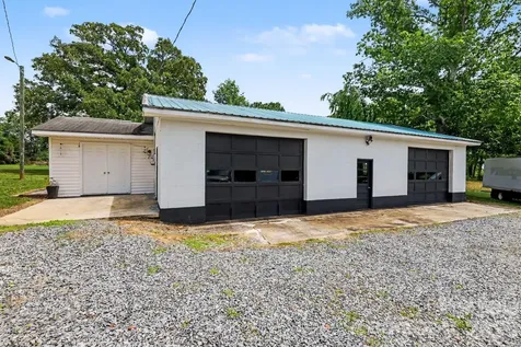 2724 Union Cross Church Road Yadkinville NC 27055