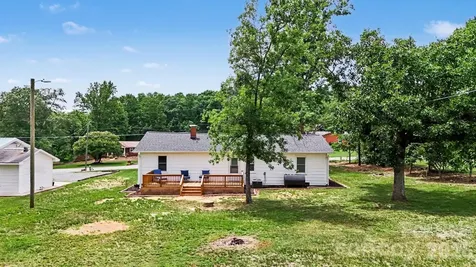 2724 Union Cross Church Road Yadkinville NC 27055