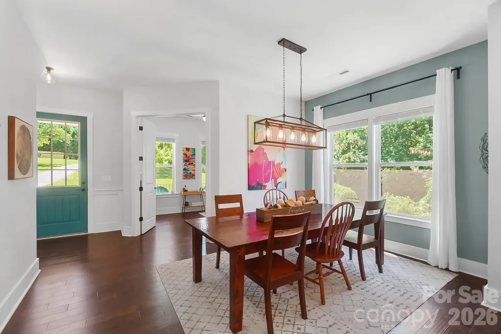 124 Lorenzo Lane Mooresville NC 28115