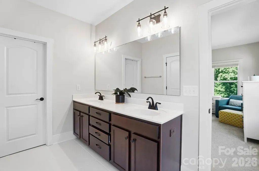 124 Lorenzo Lane Mooresville NC 28115