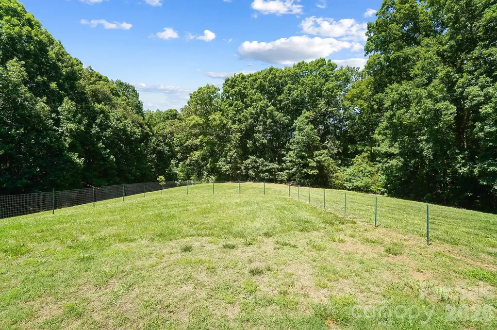 124 Lorenzo Lane Mooresville NC 28115