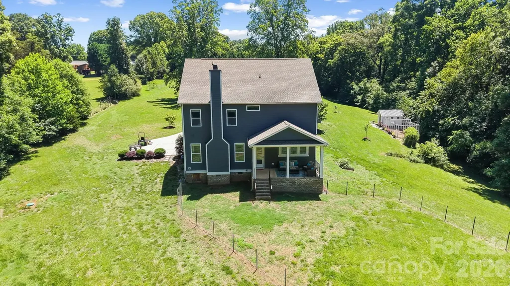 124 Lorenzo Lane Mooresville NC 28115