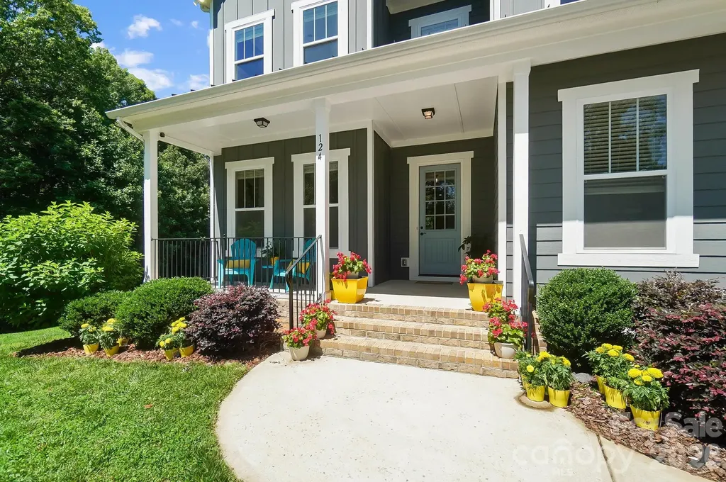 124 Lorenzo Lane Mooresville NC 28115