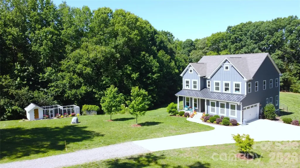 124 Lorenzo Lane Mooresville NC 28115