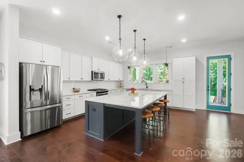 124 Lorenzo Lane Mooresville NC 28115