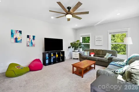 124 Lorenzo Lane Mooresville NC 28115