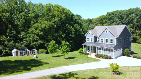 124 Lorenzo Lane Mooresville NC 28115