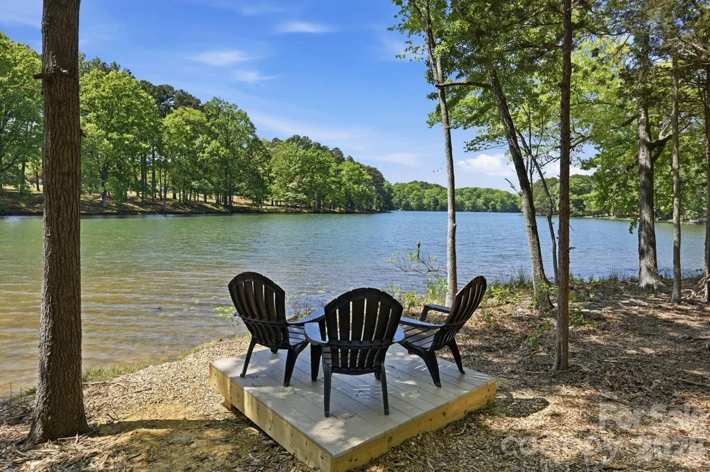 127 Lake Cove Way Mooresville NC 28115