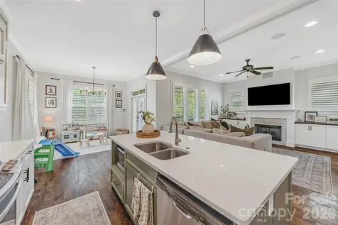 3430 Cosby Place Charlotte NC 28205