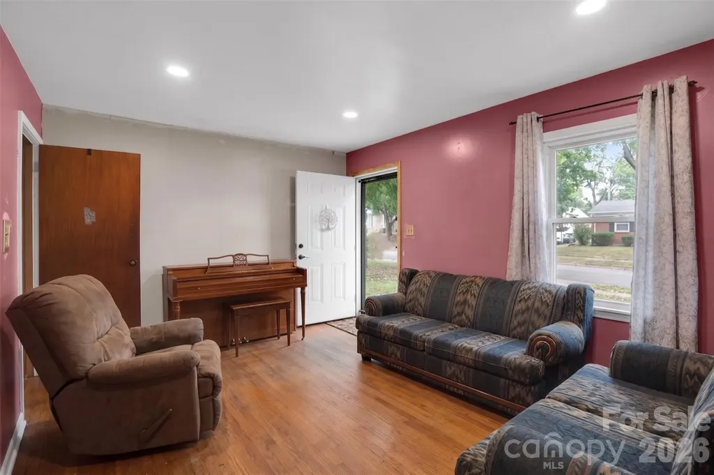 1616 Mcallister Drive Charlotte NC 28216