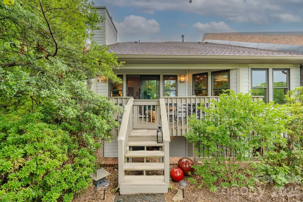 77 Chestnut Street Tryon NC 28782