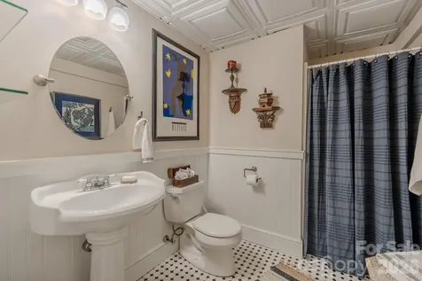 77 Chestnut Street Tryon NC 28782