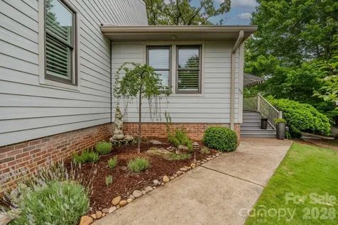 77 Chestnut Street Tryon NC 28782