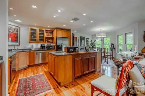 77 Chestnut Street Tryon NC 28782