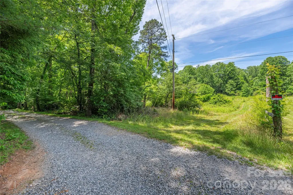 999 Pressley Lane Horse Shoe NC 28742