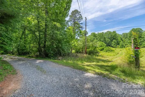 999 Pressley Lane Horse Shoe NC 28742