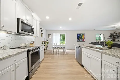 565 Hawley Street Charlotte NC 28214
