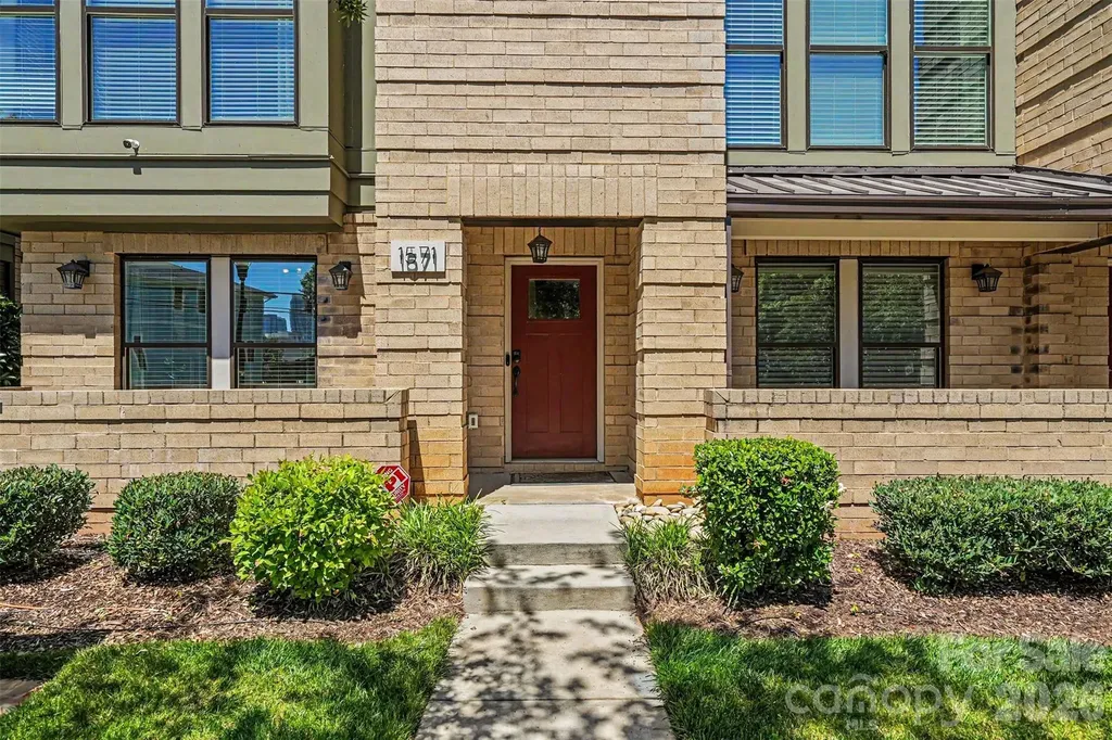 1571 Duckworth Avenue Charlotte NC 28208