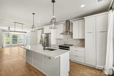 1571 Duckworth Avenue Charlotte NC 28208